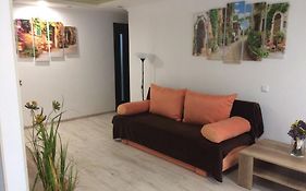 Apartment On Pyrohova 25